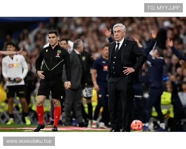 瓦伦西亚管理层决策争议,球队稳定性面临考验 瓦伦西亚管理层决策争议,球队稳定性面临考验