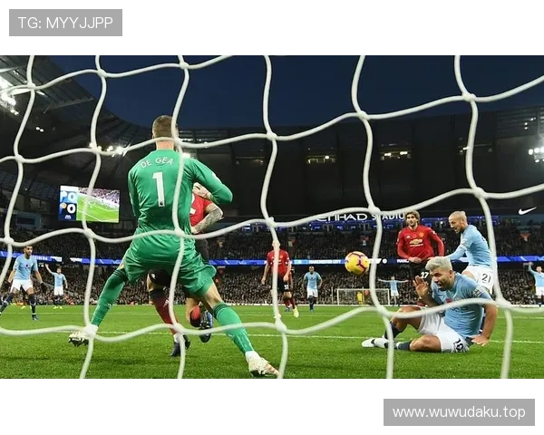 曼城中场从多点组织转向单点依赖，战术结构与比赛控制力面临新考验